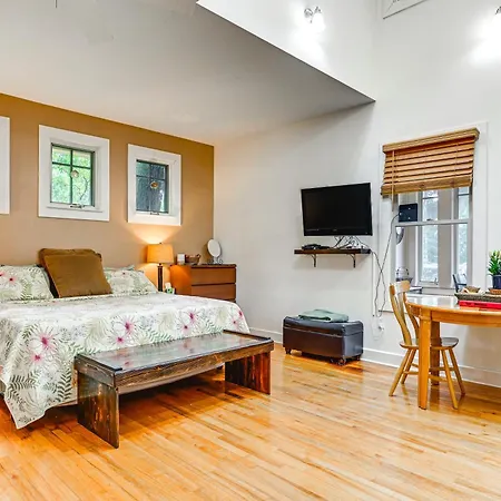 Appartement Cozy Tampa Studio - Walk To Riverfront Parks!